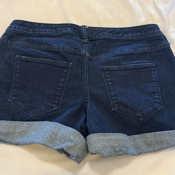 Universal Thread Denim Shorts - Picture 3 of 6